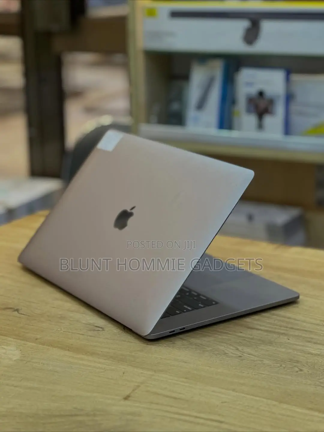 Laptop Apple MacBook Pro 2018 4GB Apple M5 SSD 256GB