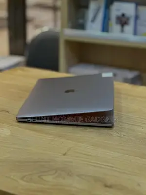 Laptop Apple MacBook Pro 2018 4GB Apple M5 SSD 256GB
