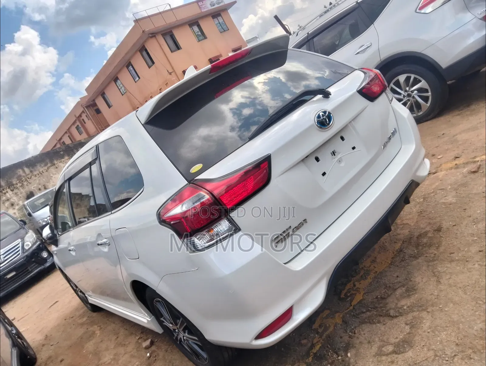 Toyota Corolla Fielder 2017 White