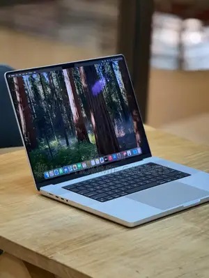 Laptop Apple MacBook Pro 2021 M1 Max 32GB Apple M2 SSD 512GB