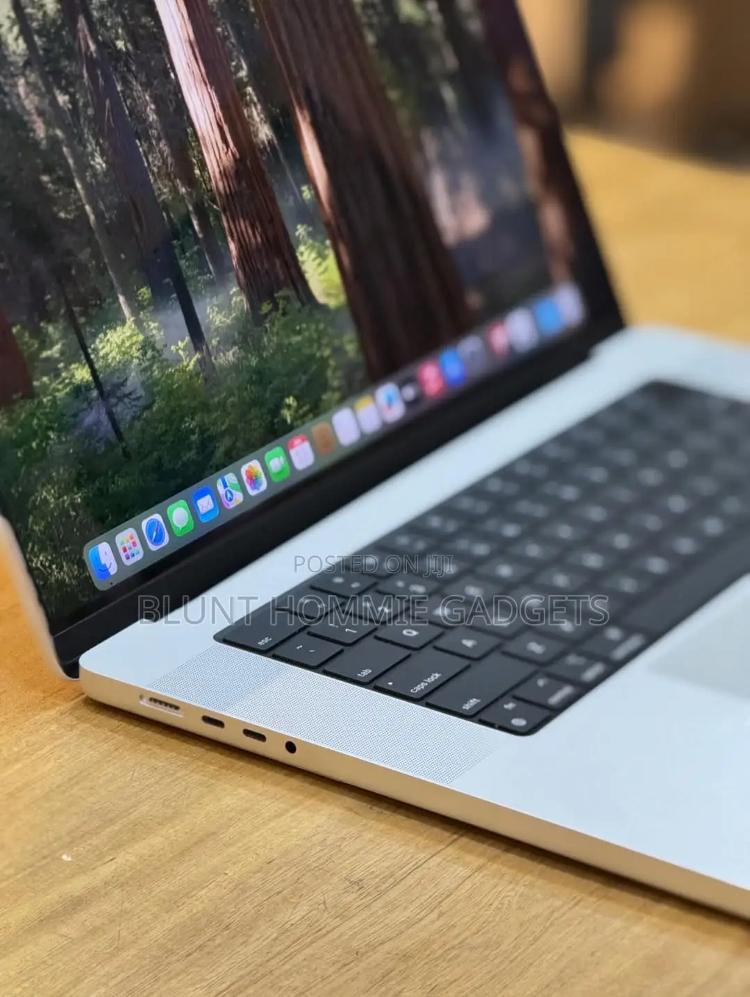 Laptop Apple MacBook Pro 2021 M1 Max 32GB Apple M2 SSD 512GB