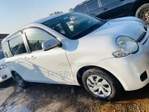 Toyota Sienta 1.5 FWD 2010
