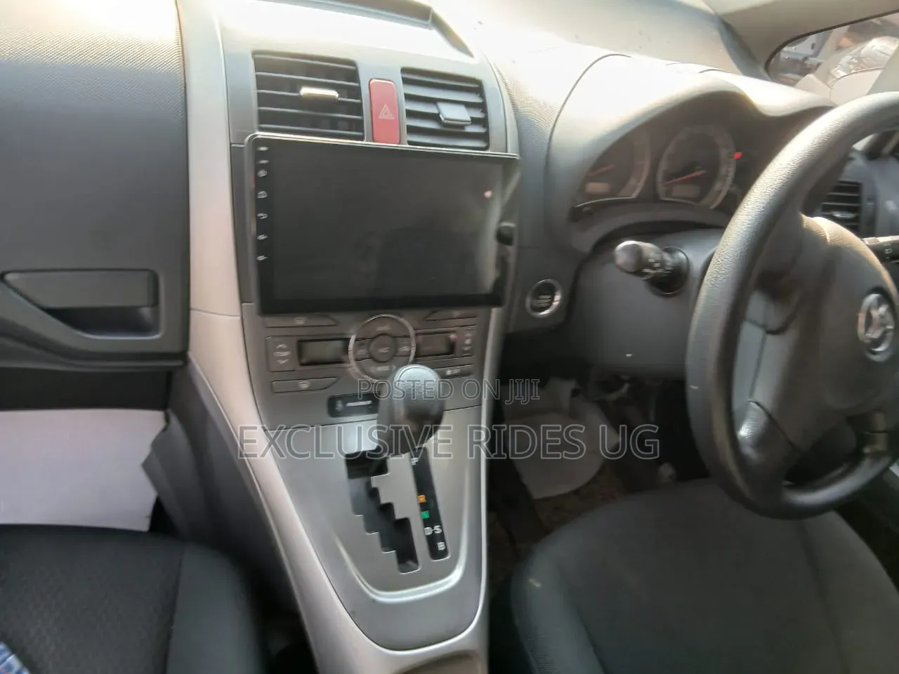 Toyota Auris 2011 Silver