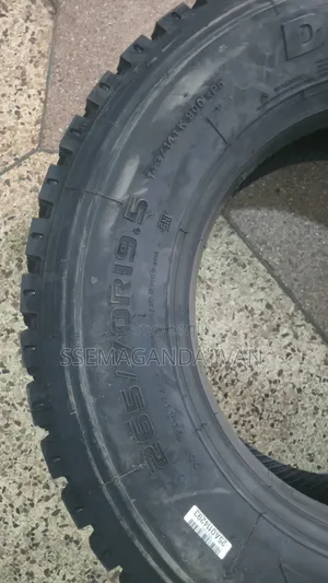 Fuso,Forward Tubeless Truck 19.5 Mudgrip Tyres