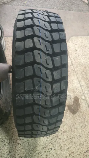 Fuso,Forward Tubeless Truck 19.5 Mudgrip Tyres