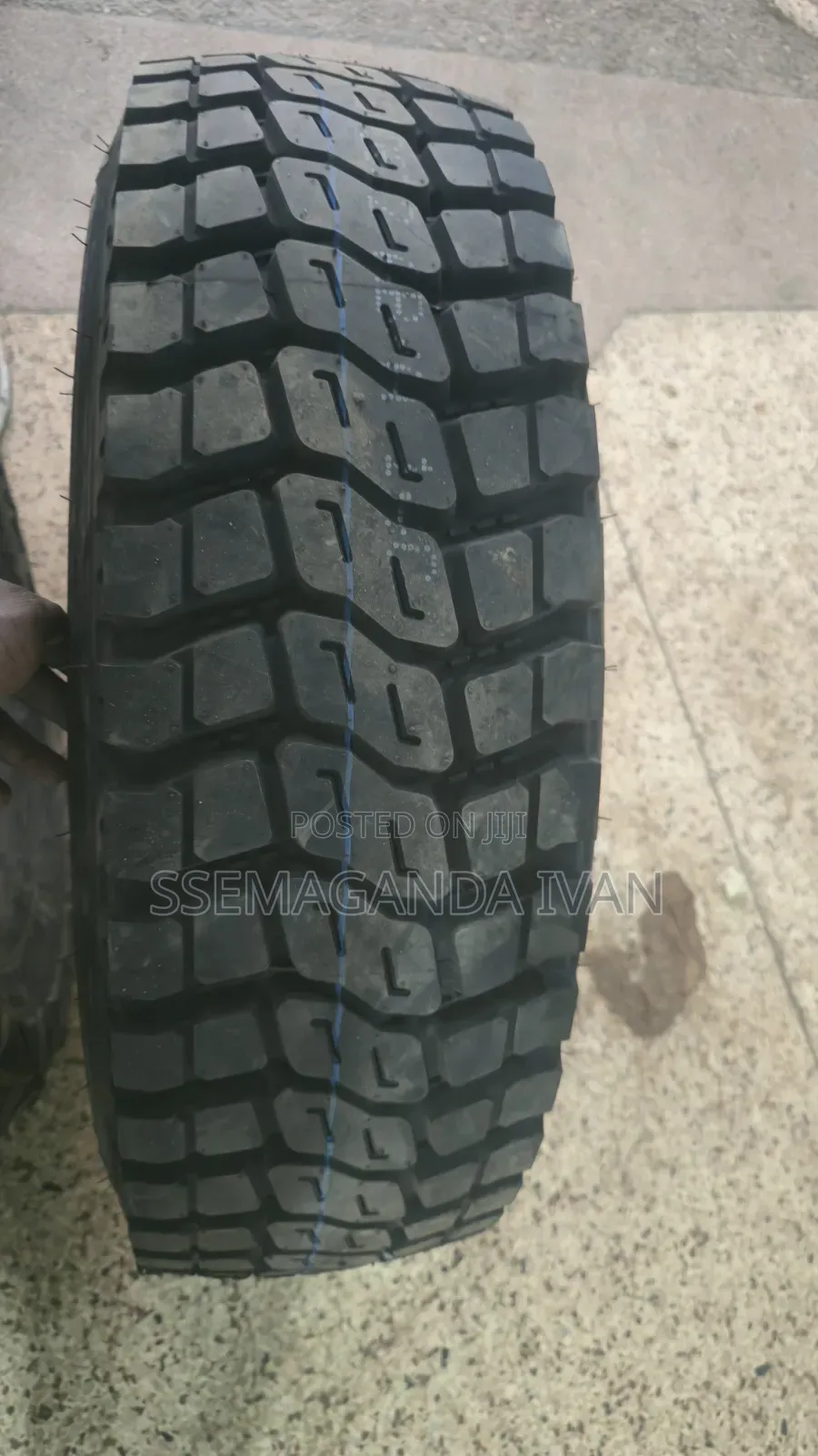 Fuso,Forward Tubeless Truck 19.5 Mudgrip Tyres