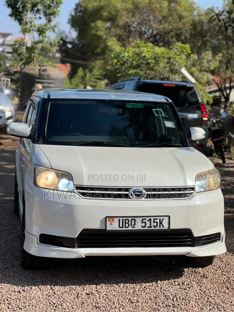 Toyota Corolla Rumion 2010 White