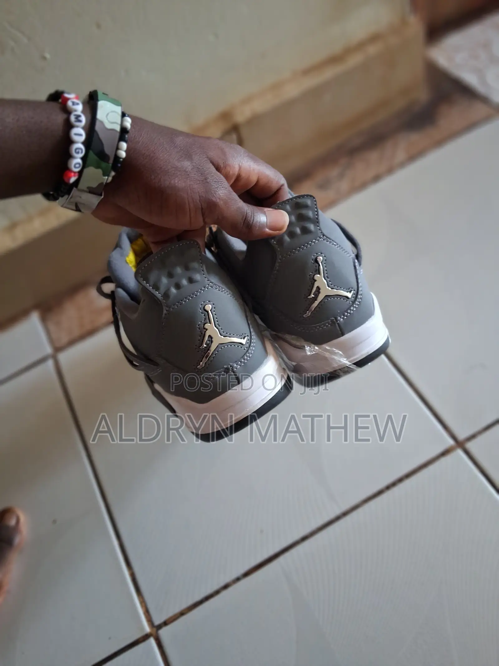 Jordan 4 Grey Retro
