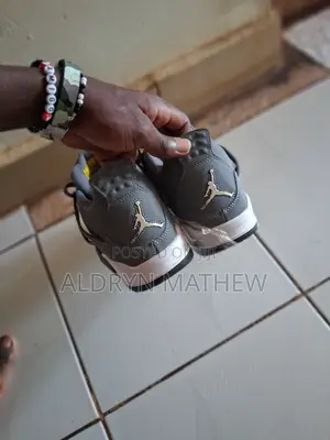 Jordan 4 Grey Retro