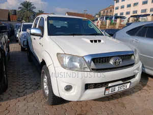 Toyota Hilux 2015 White