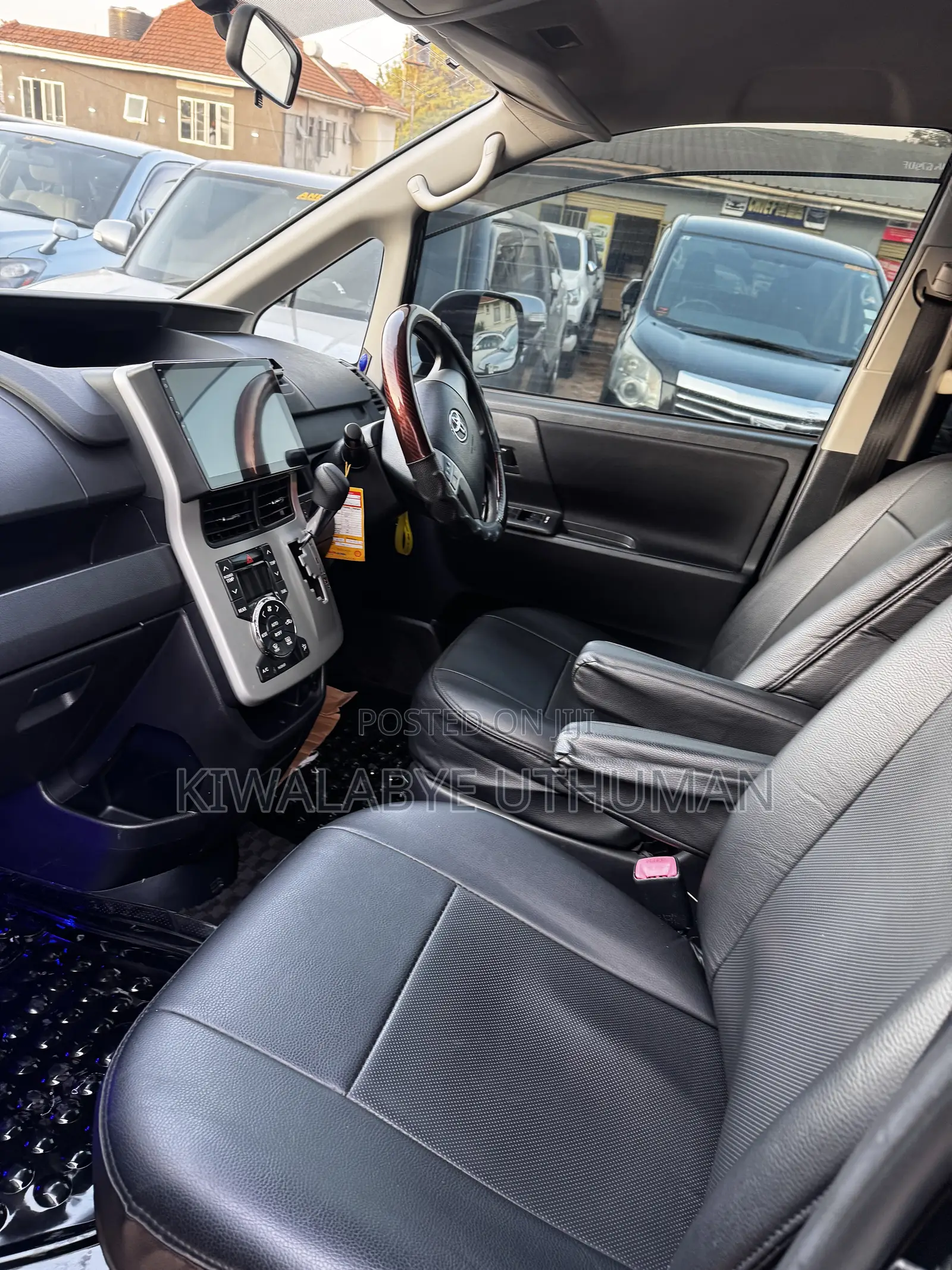 Toyota Noah 2012 Black