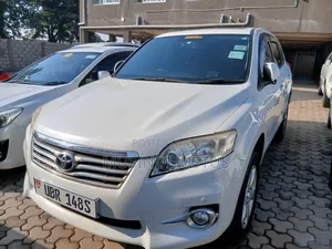 Toyota Vanguard 2011 White
