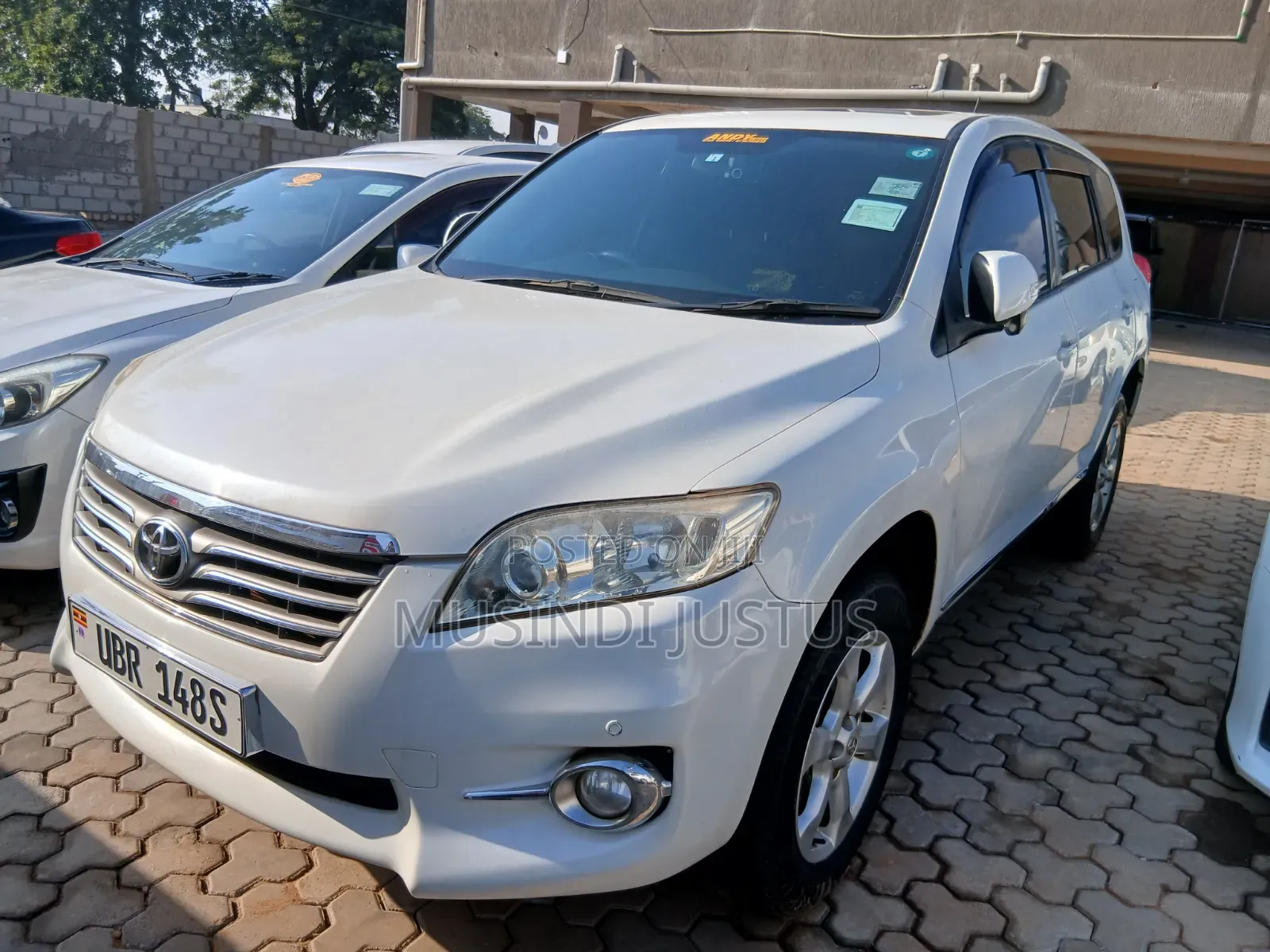 Toyota Vanguard 2011 White