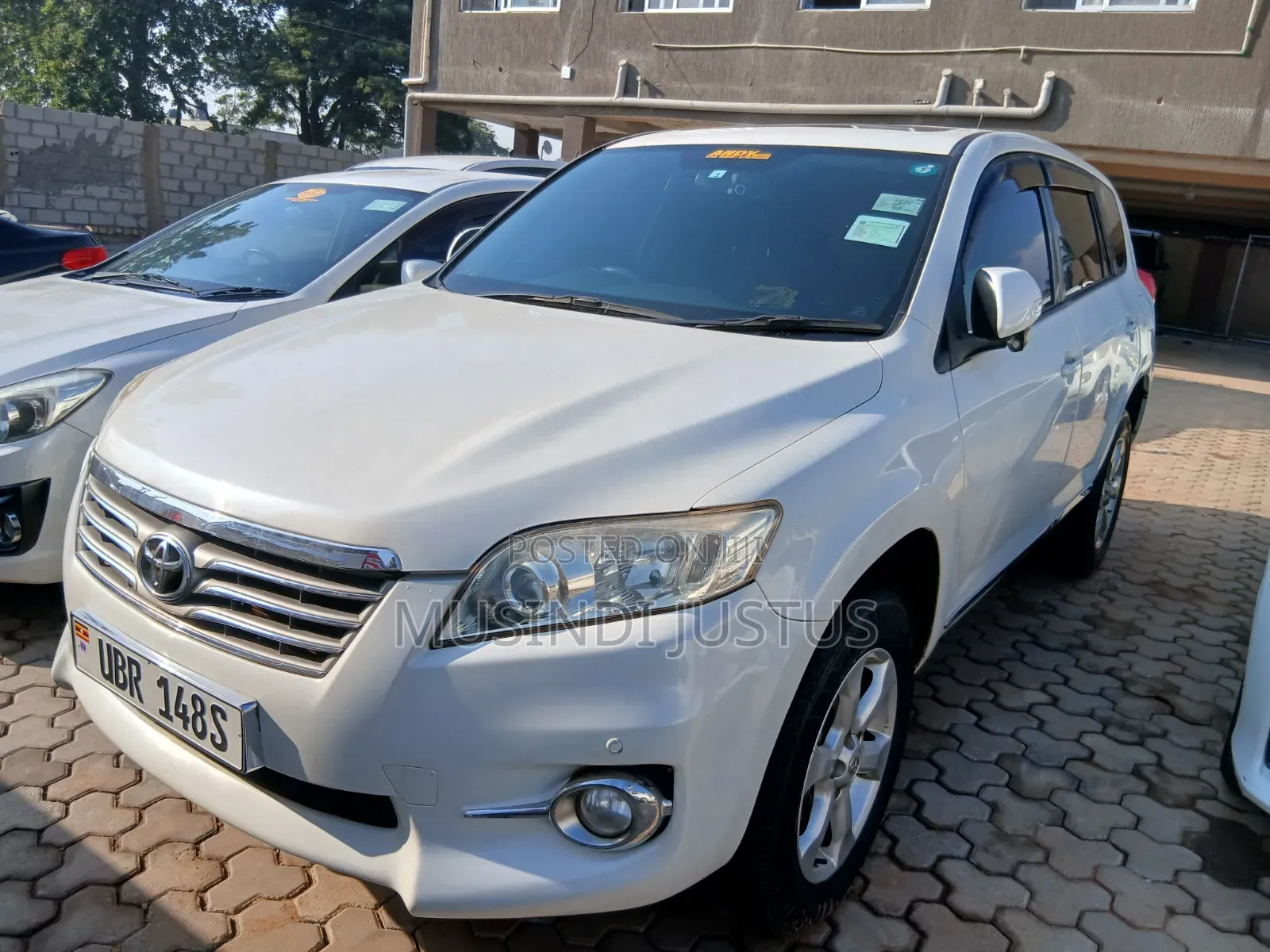 Toyota Vanguard 2011 White