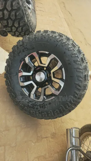 Landcruiser Hard Top Sport Rims and Tyres