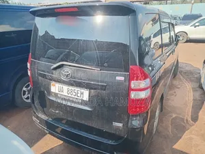 Toyota Noah 2012 Black