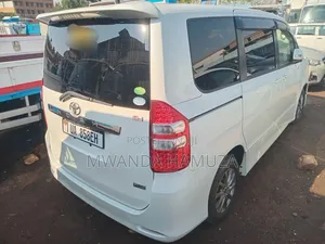 Toyota Noah 2012 White