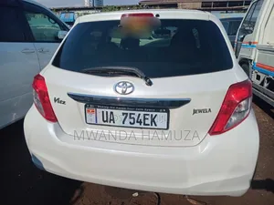 Toyota Vitz 2012 White