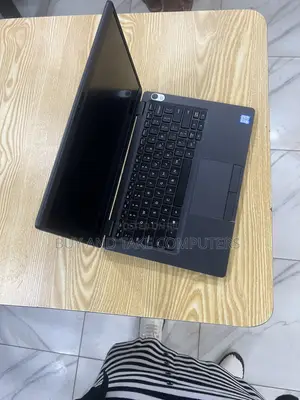 Laptop Dell Latitude 5300 8GB Intel Core i7 SSD 256GB