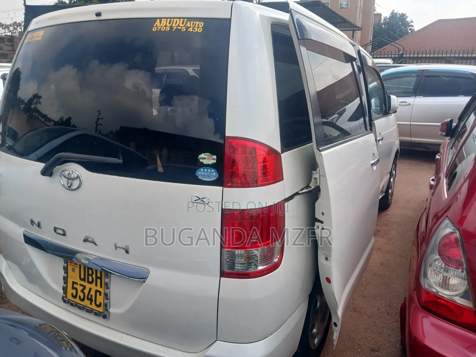 Toyota Noah 2004 White