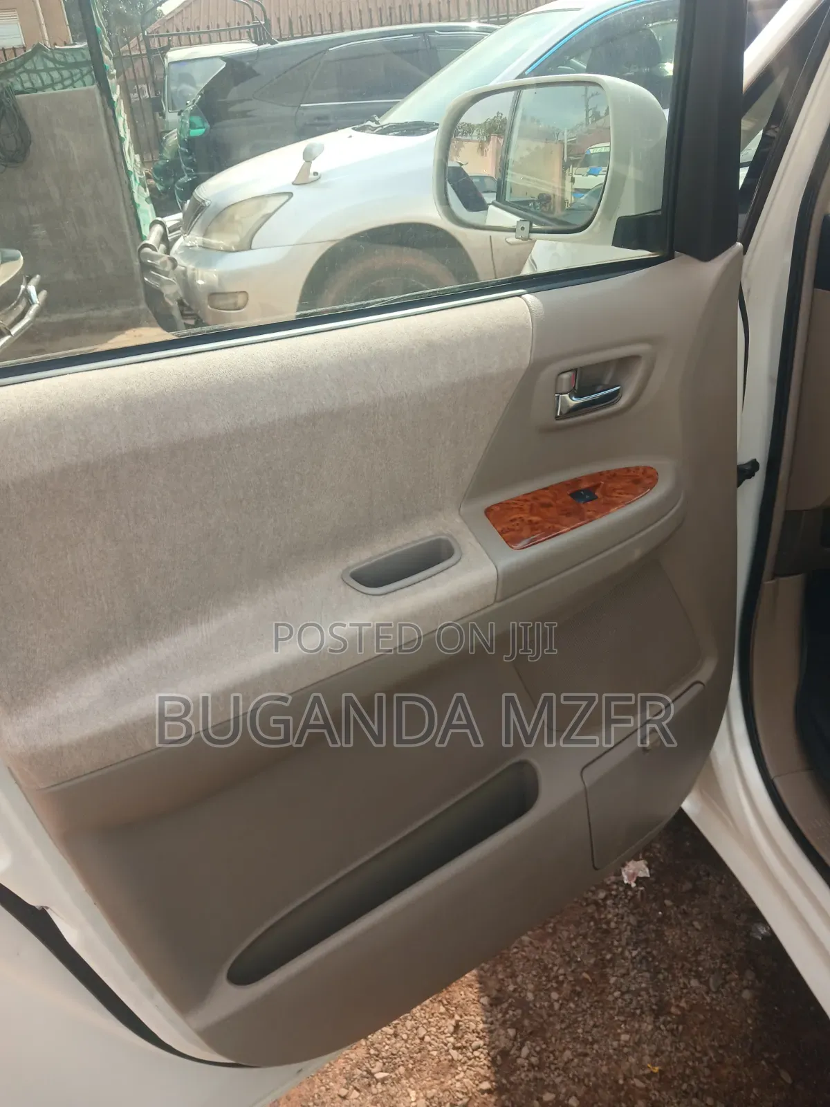 Toyota Noah 2004 White