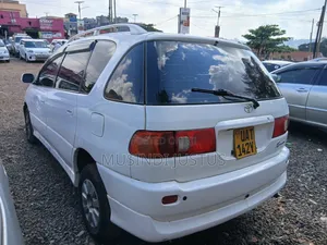 Toyota Ipsum 1999 White