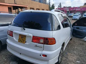 Toyota Ipsum 1999 White
