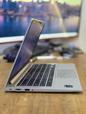 Laptop HP EliteBook 640 G10 8GB Intel Core i7 SSD 256GB