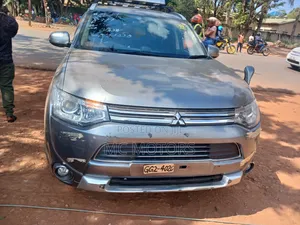 Mitsubishi Outlander 2016 Gray