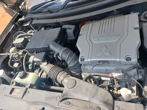 Mitsubishi Outlander 2016 Gray