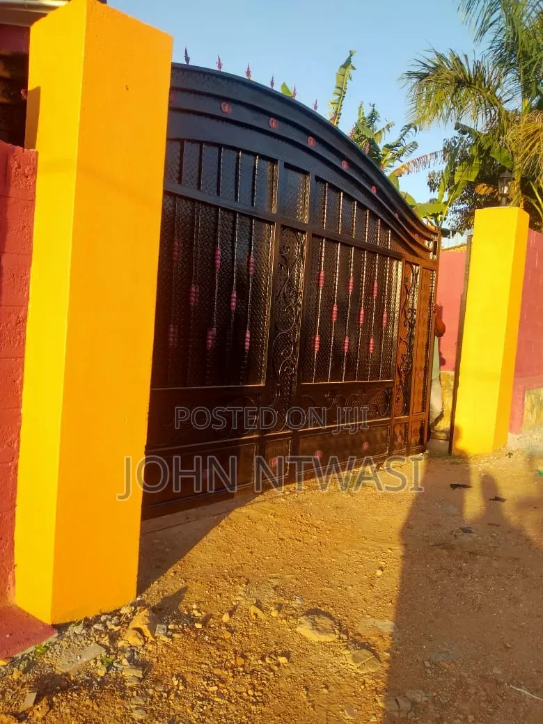 Furnished 5bdrm Apartment in Wakiso / Wakiso for sale