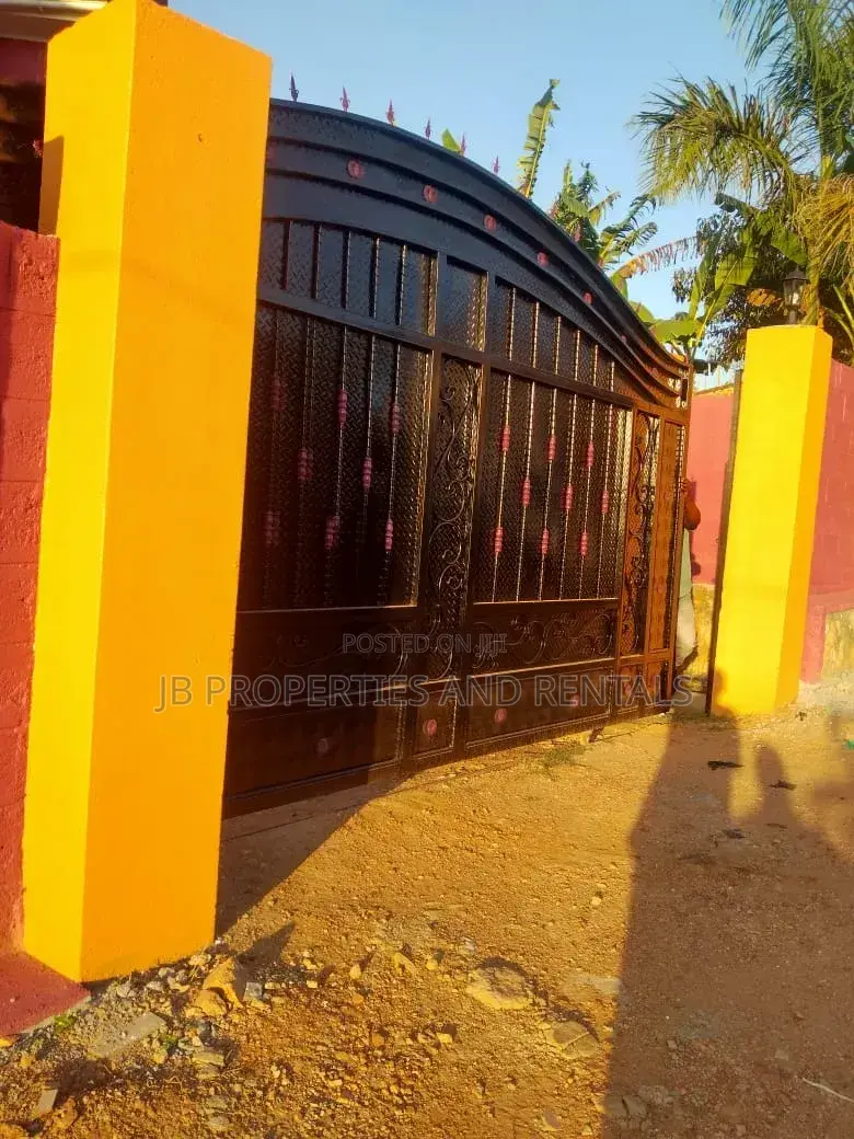 Furnished 5bdrm Apartment in Wakiso / Wakiso for sale