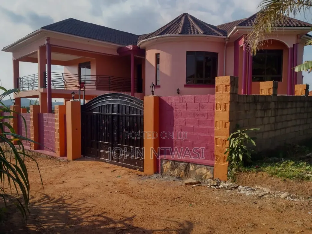 Furnished 5bdrm Apartment in Wakiso / Wakiso for sale