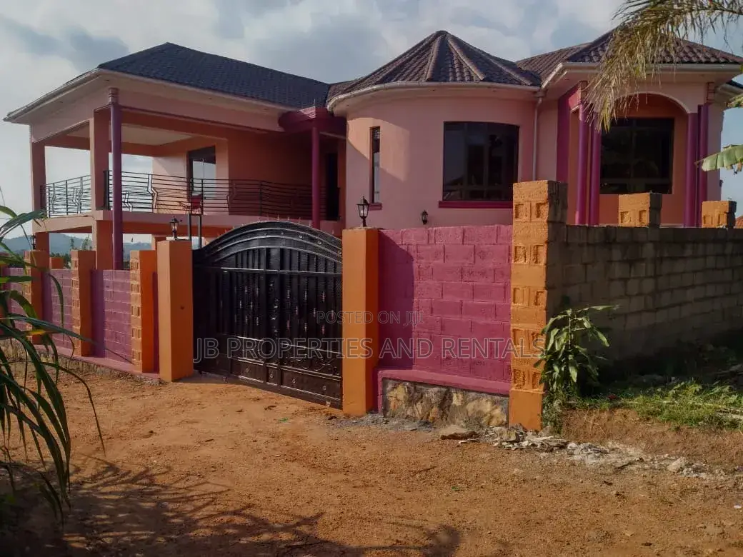 Furnished 5bdrm Apartment in Wakiso / Wakiso for sale