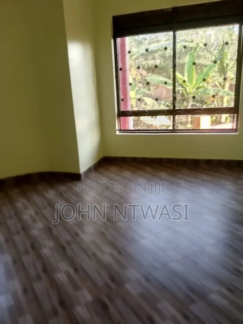 Furnished 5bdrm Apartment in Wakiso / Wakiso for sale