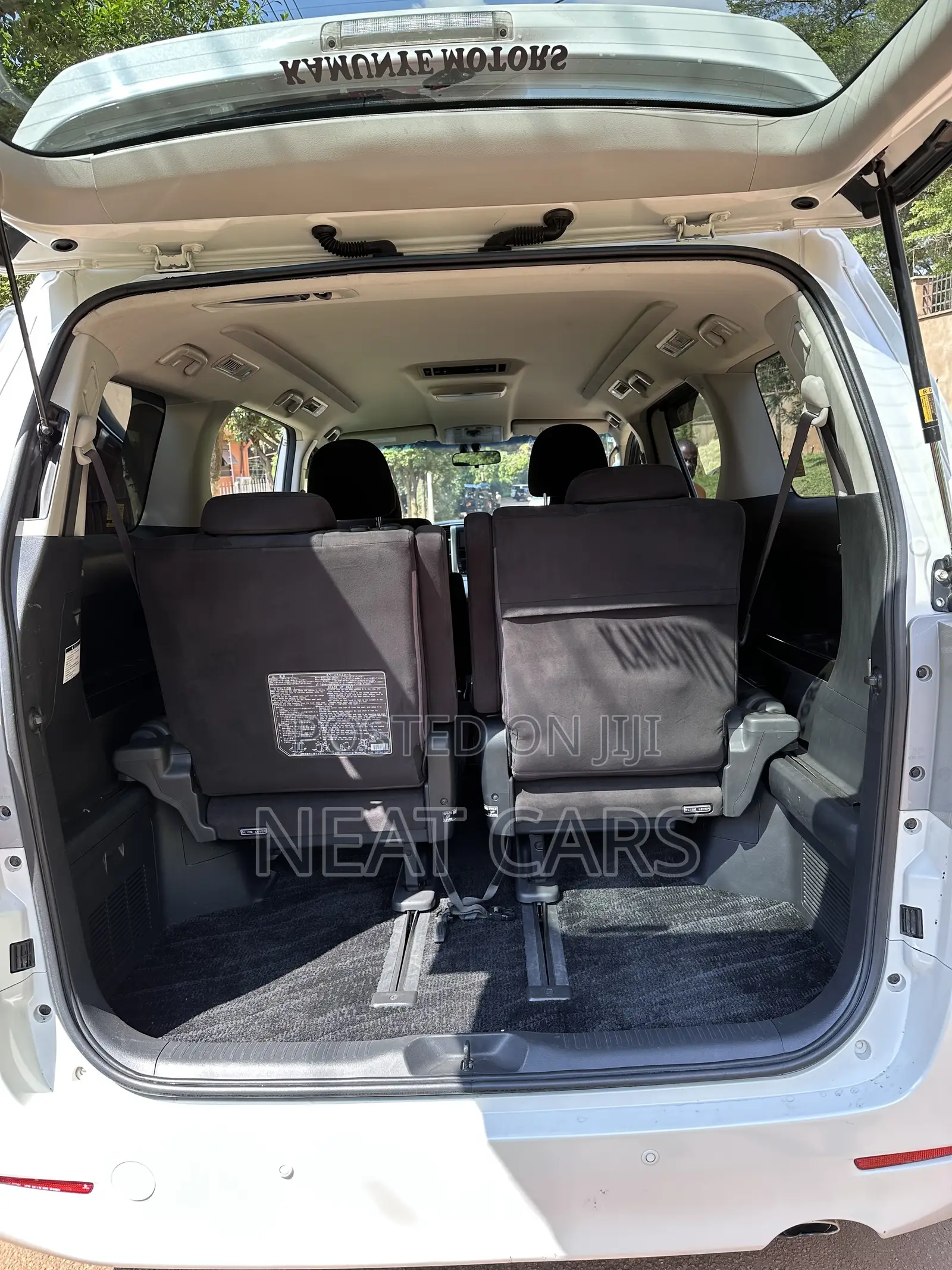 Toyota Alphard 2011 Pearl