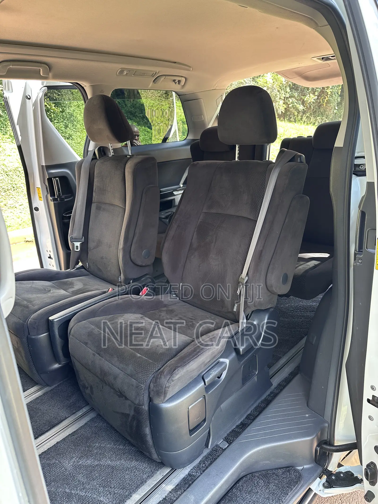 Toyota Alphard 2011 Pearl