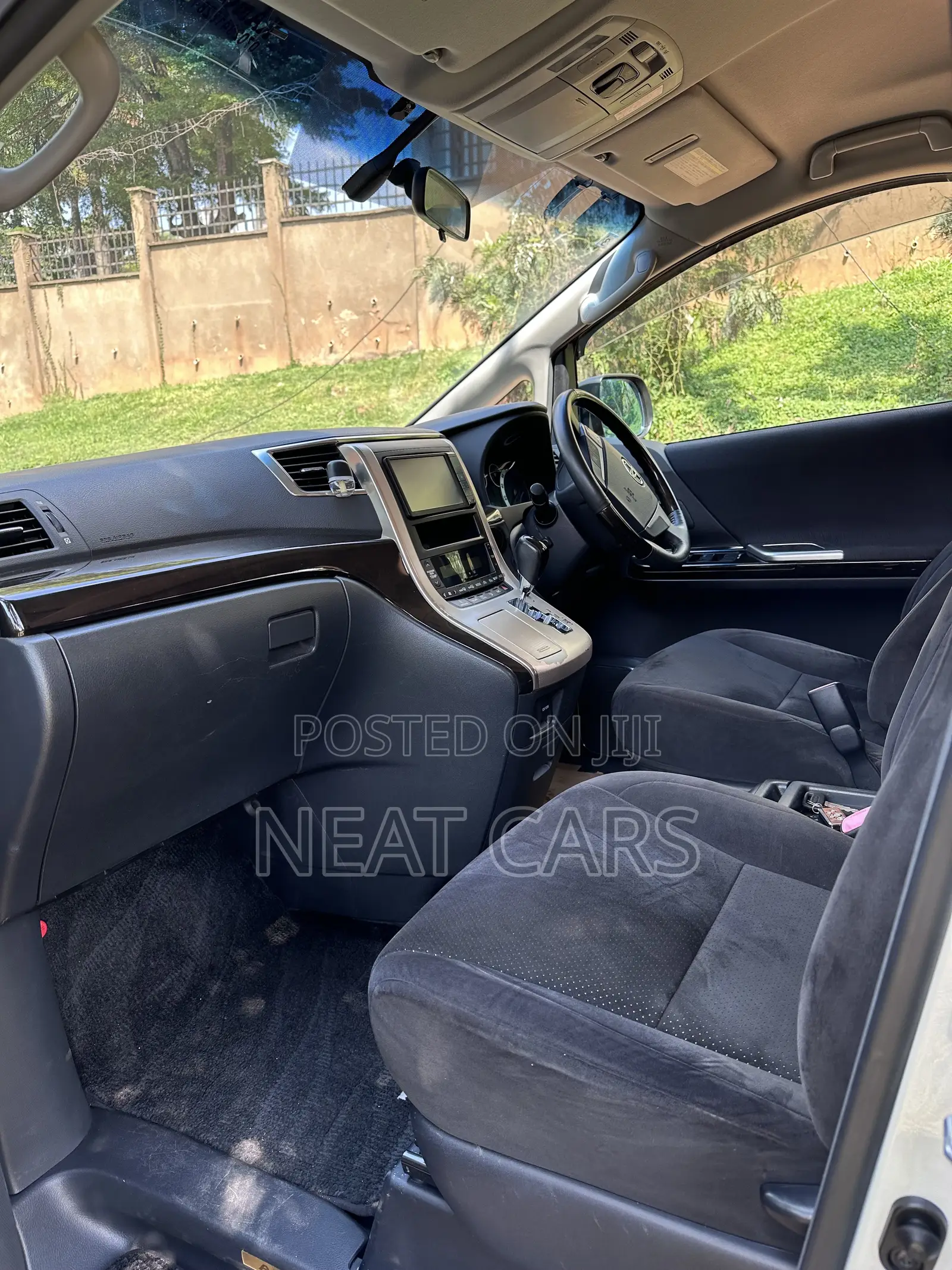 Toyota Alphard 2011 Pearl