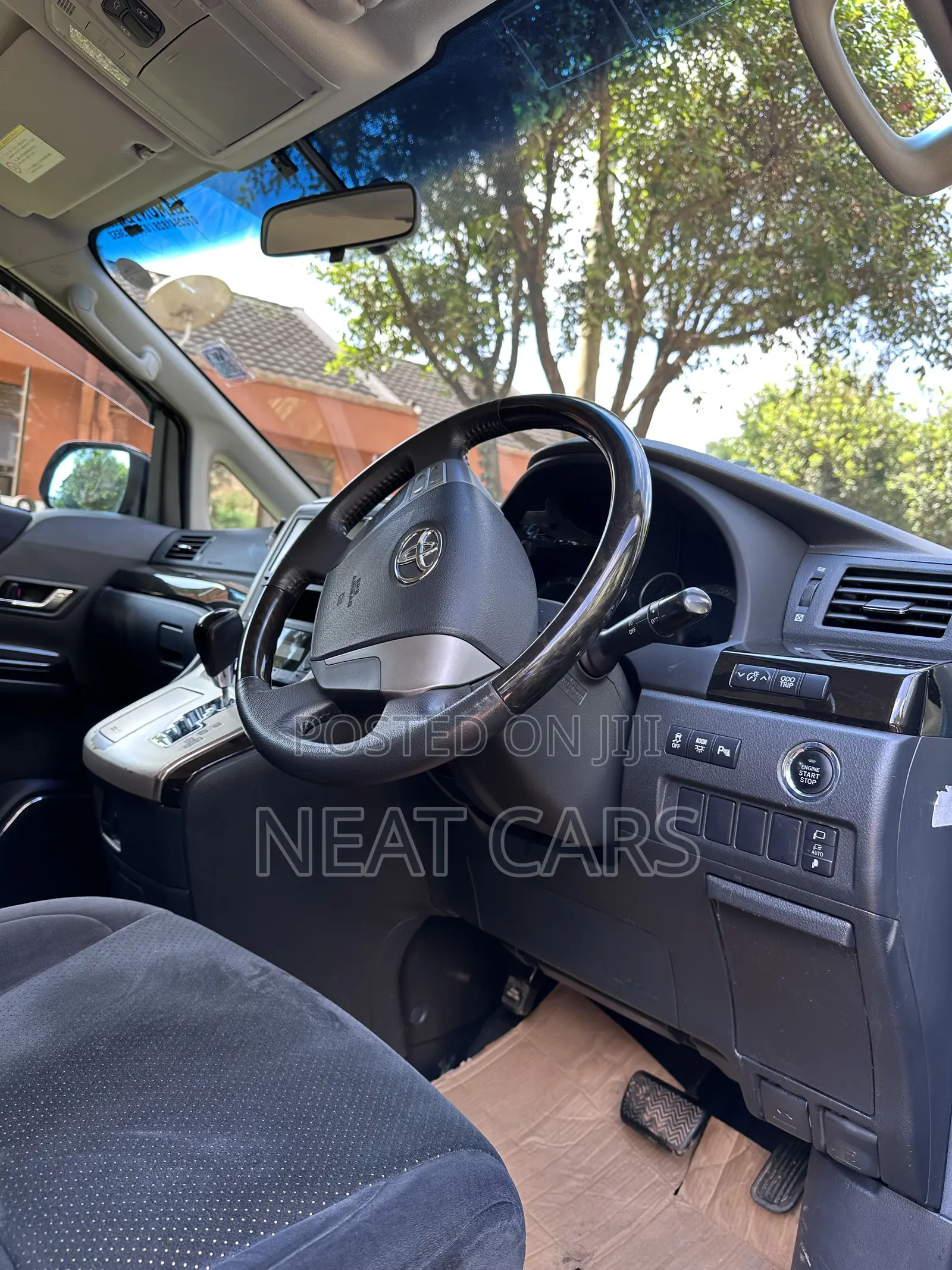 Toyota Alphard 2011 Pearl