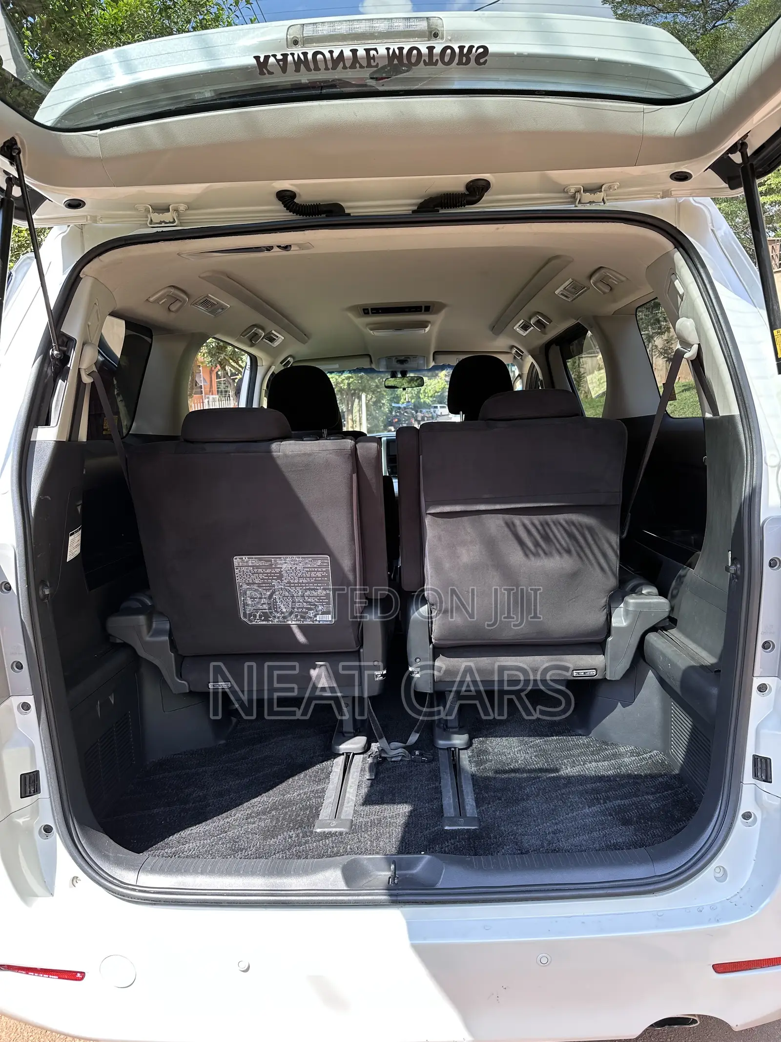 Toyota Alphard 2011 Pearl