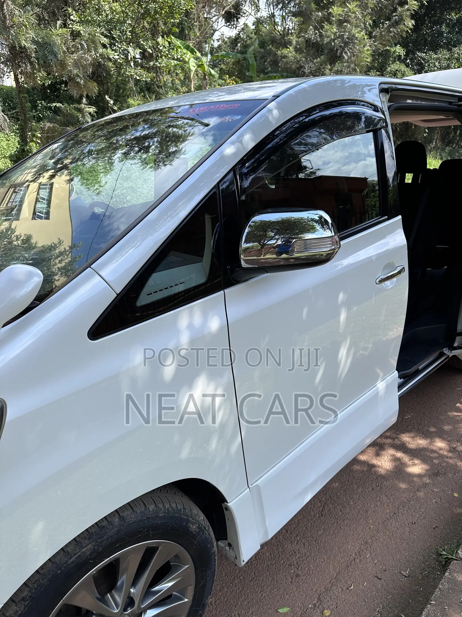 Toyota Alphard 2011 Pearl