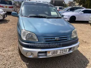 Toyota Raum 2010 Blue