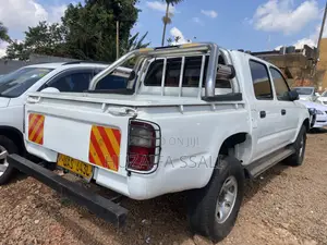Toyota Hilux 2009 White