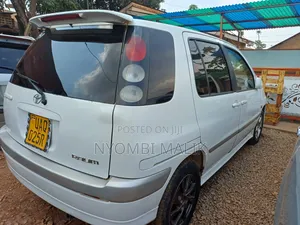Toyota Raum 1999 White