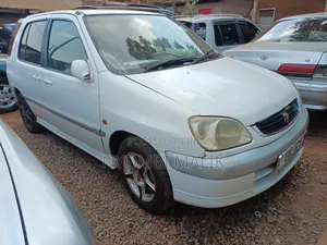 Toyota Raum 1999 White