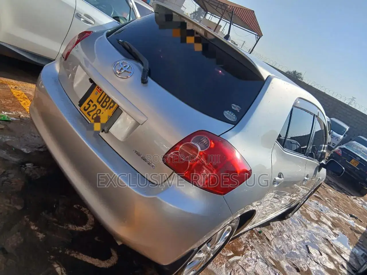 Toyota Auris 2011 Silver