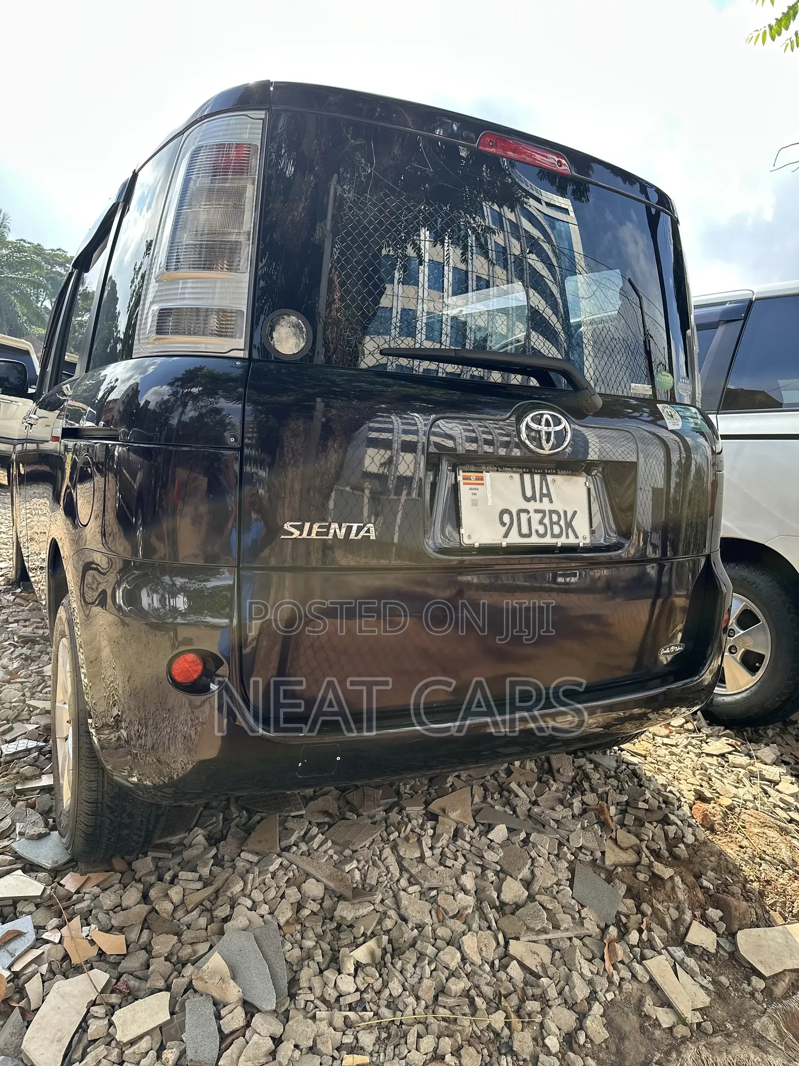 Toyota Sienta 2012 Maroon