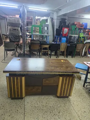 Elegant Office Table Elegant Office Table 1.4mtrs