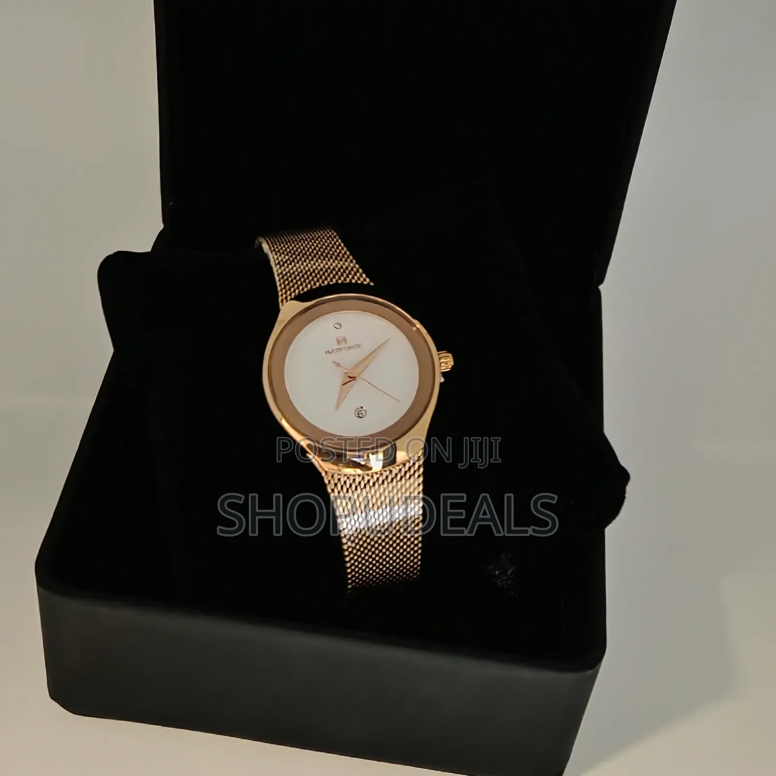Naviforce Ladies Stylish Classic Watch