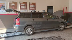 Toyota Wish 2004 Gray